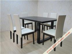 LIVING PARSON + U-RING TABLE